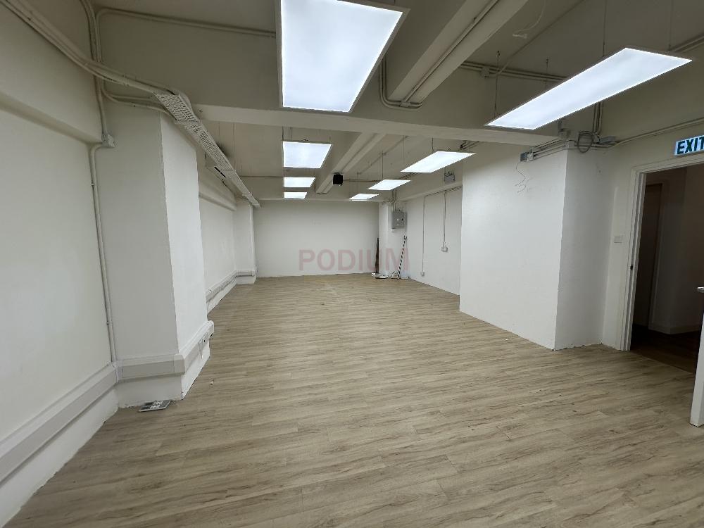 The Ozone - Office Interior 2.jpg                                                                               