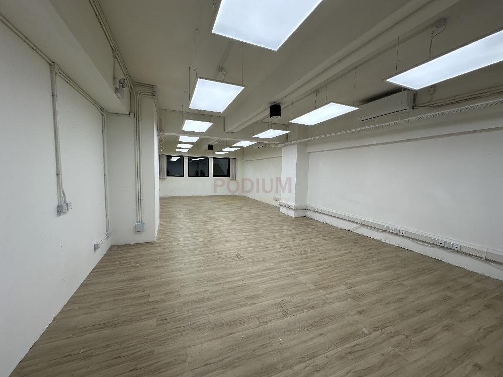 The Ozone - Office Interior 5.jpg                                                                               