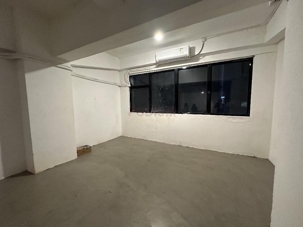 The Ozone - Office Interior 1.jpg                                                                               