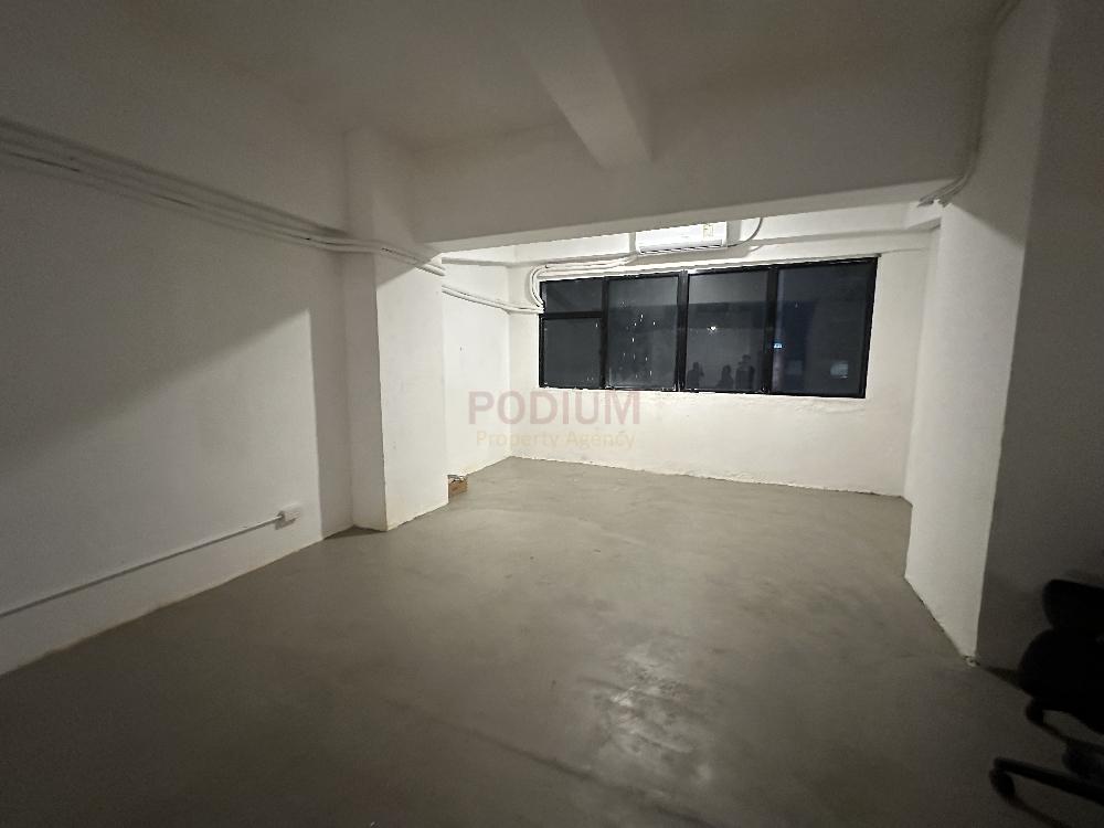 The Ozone - Office Interior 2.jpg                                                                               