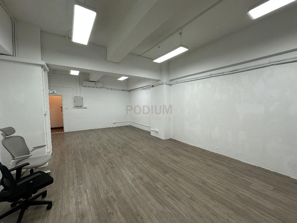The Ozone Kwun Tong - Office Interior 1.jpg                                                                               