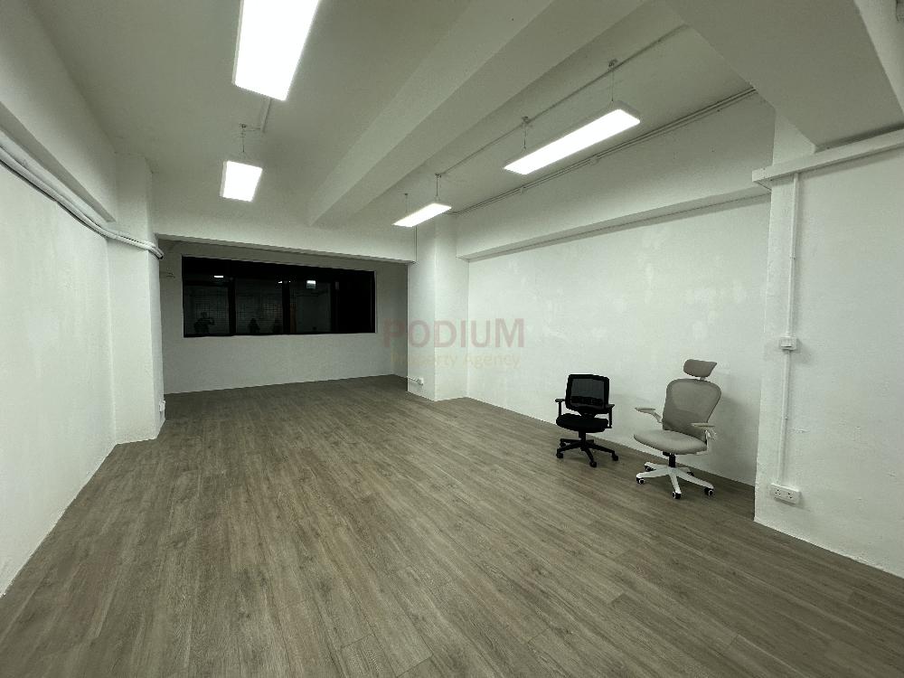 The Ozone - Office Interior 3.jpg                                                                               