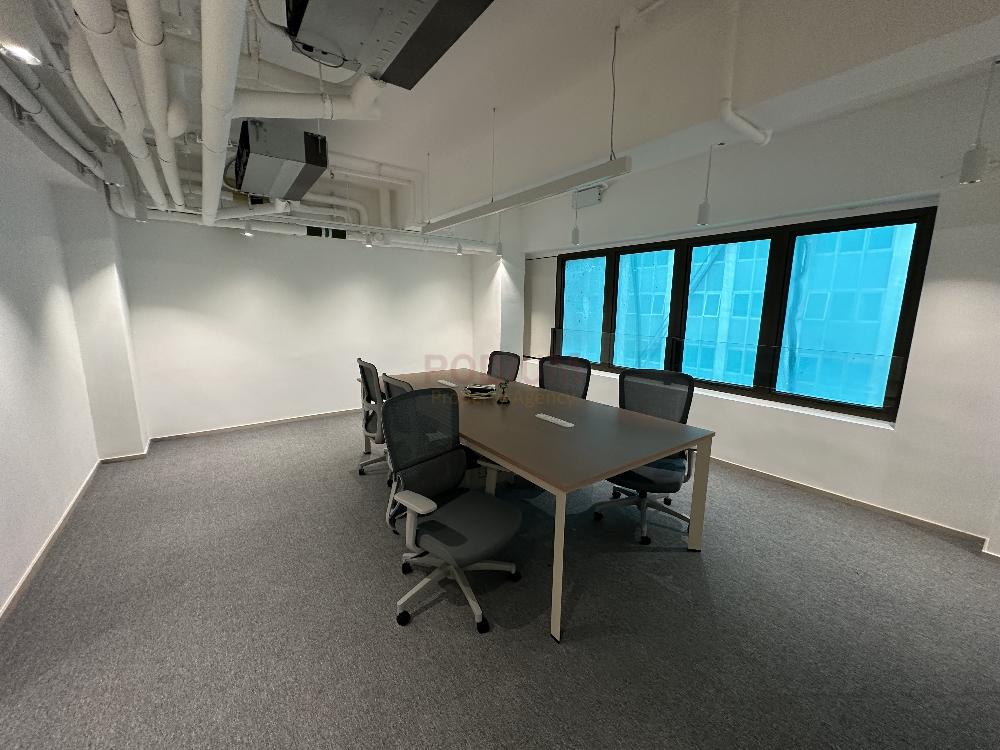 Chinachem Tower                                              - Office Interior 5.jpg                                                                               