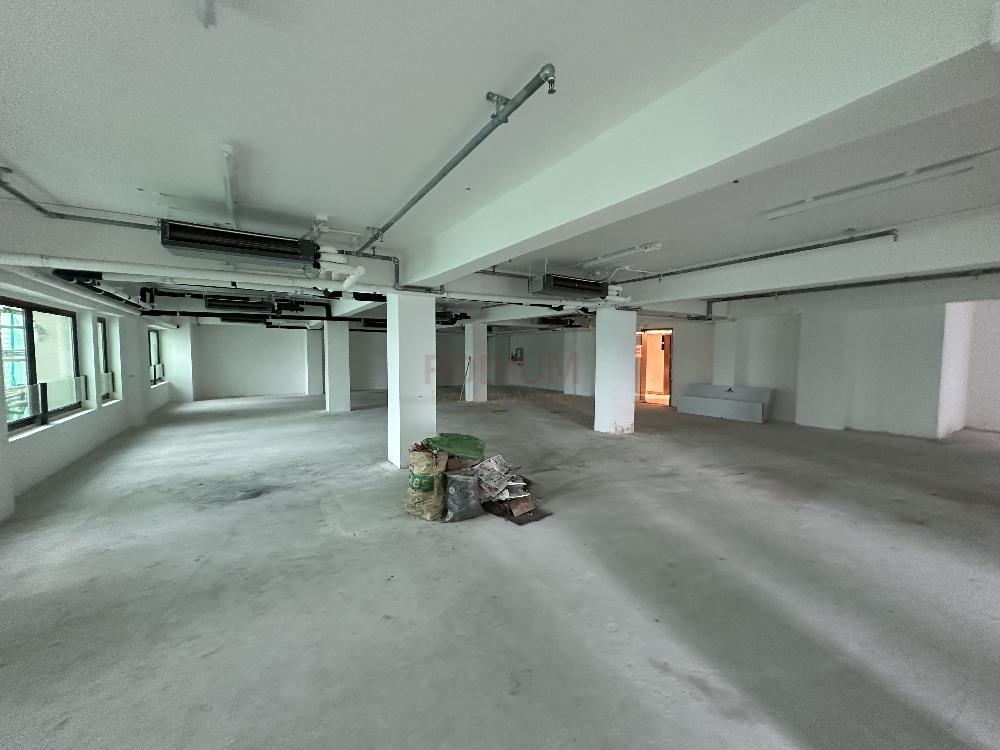 Chinachem Tower                                              - Office Interior 4.jpg                                                                               