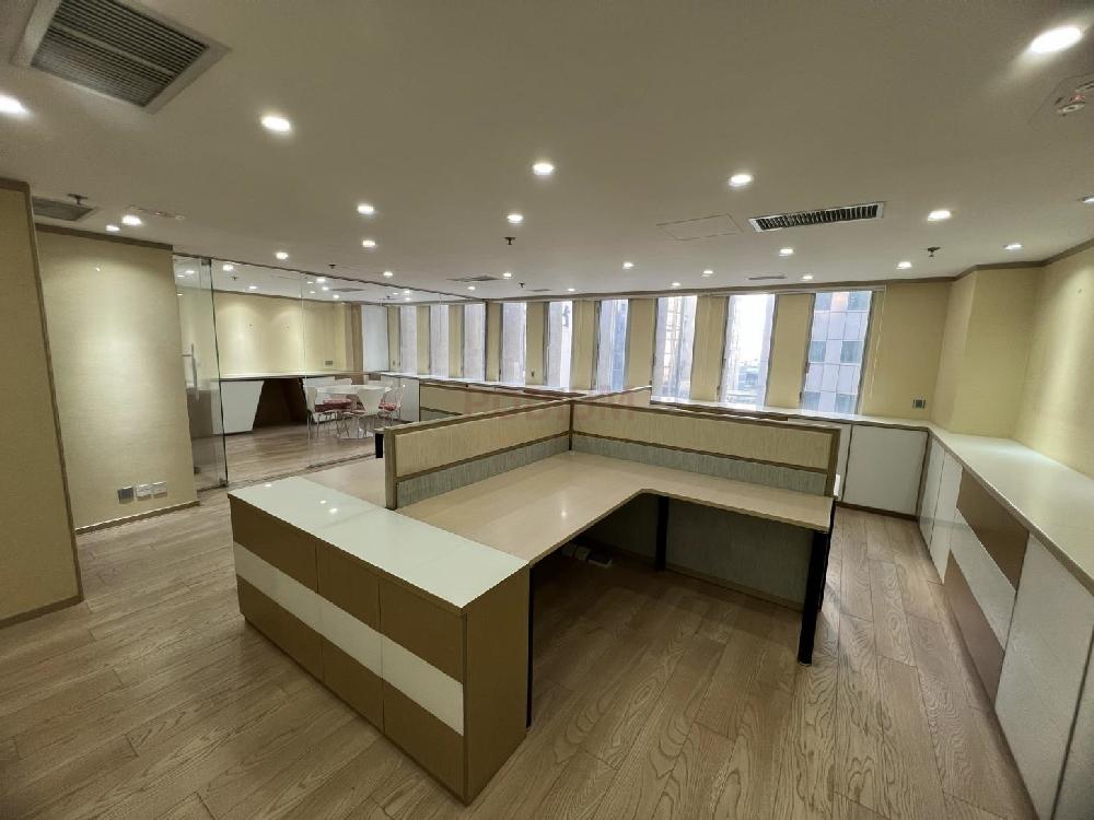 Tai Sang Bank Building                                       Sheung Wan - Office Interior 1.jpg                                                                               