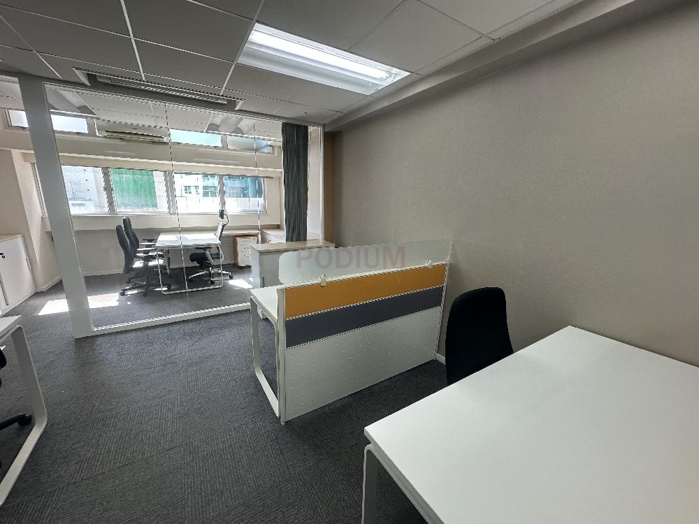 OfficePlus @Sheung Wan - Office Interior 2.jpg                                                                               