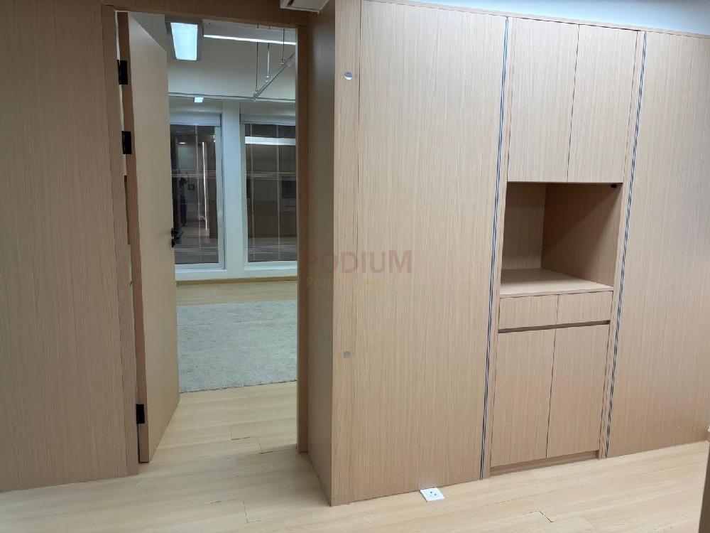 Bangkok Bank Building                                        - Office Interior 2.JPG                                                                               