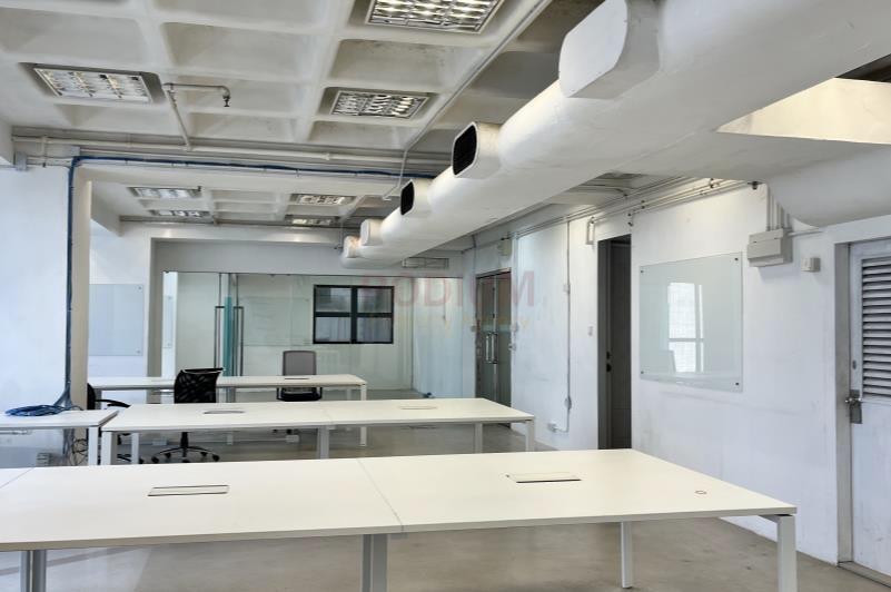 China Hong Kong Tower                                        - Office Interior 2.jpg                                                                               