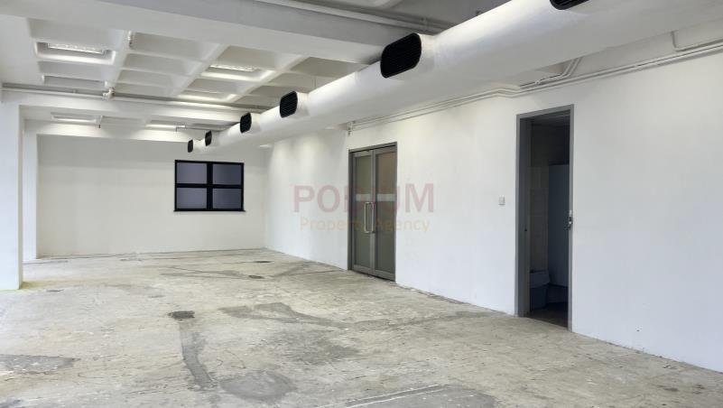 China Hong Kong Tower                                        - Office Interior 2.jpg                                                                               