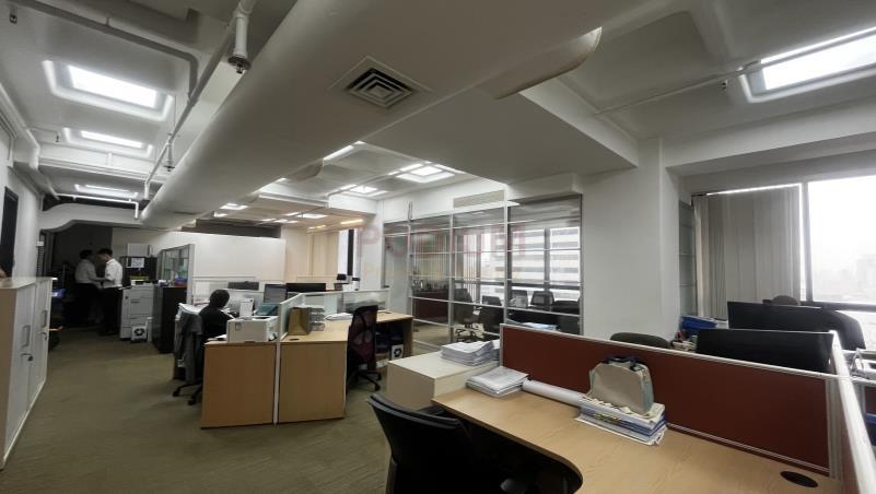 China Hong Kong Tower                                        - Office Interior 3.jpg                                                                               