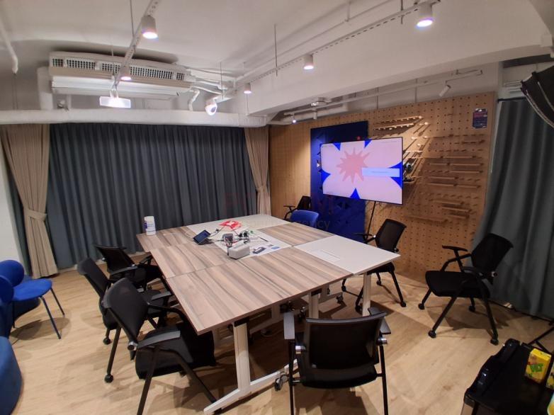 Queen's Centre                                               - Office Interior 1.jpg                                                                               