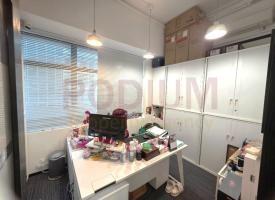 觀塘泓富廣場                                                     Prosperity Place                                             Kwun Tong