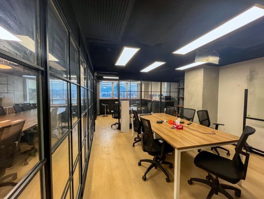 Chinachem Exchange Square                                    - Office Interior 1.jpg                                                                               