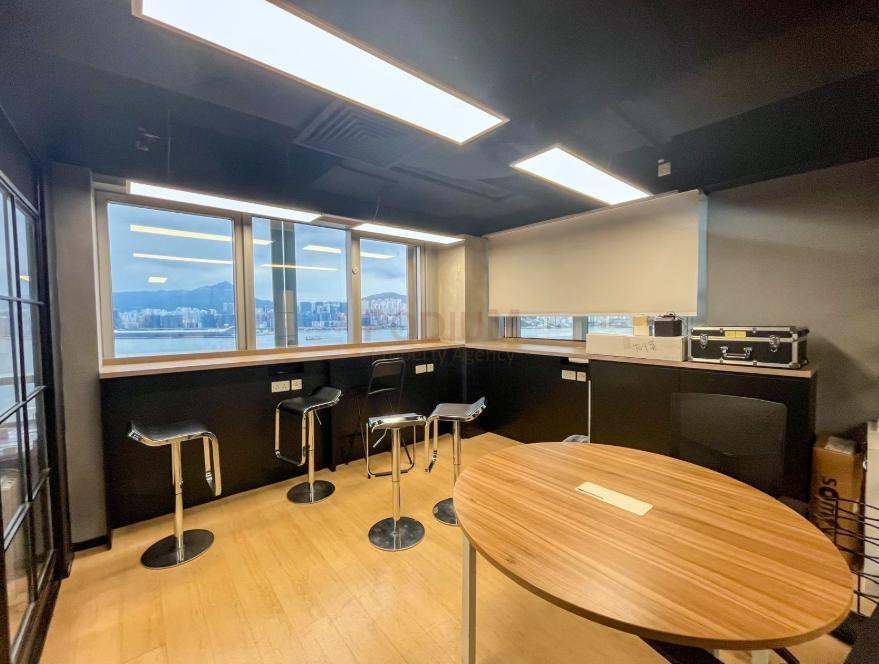 o魚涌華懋交易廣場                                                 Chinachem Exchange Square                                    Quarry Bay