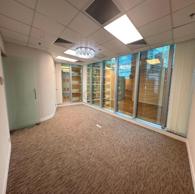 上環金龍中心                                                     Golden Centre                                                Sheung Wan