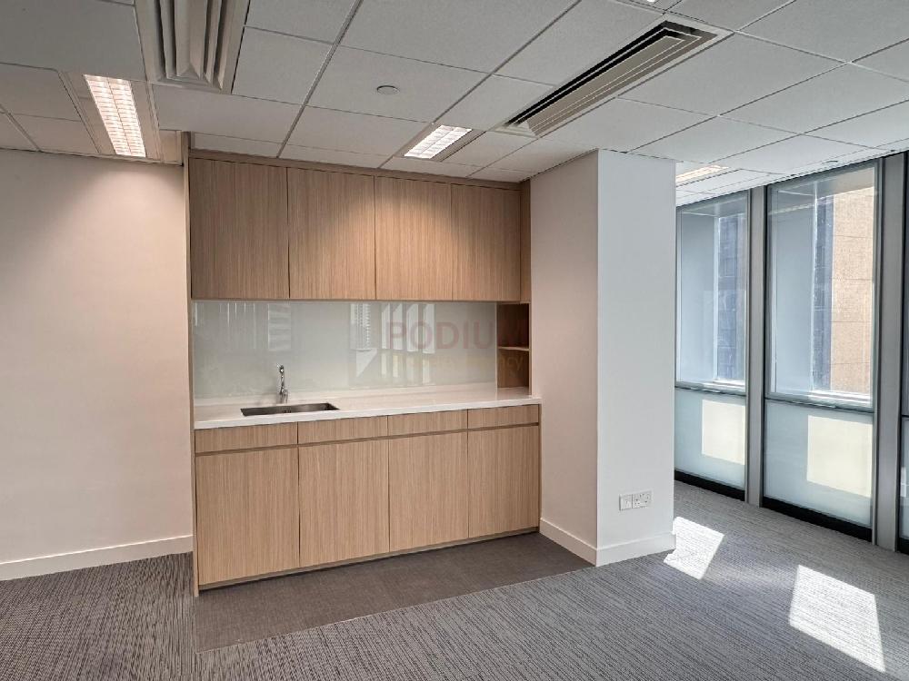 上環南豐大廈                                                     Nan Fung Tower                                               Sheung Wan