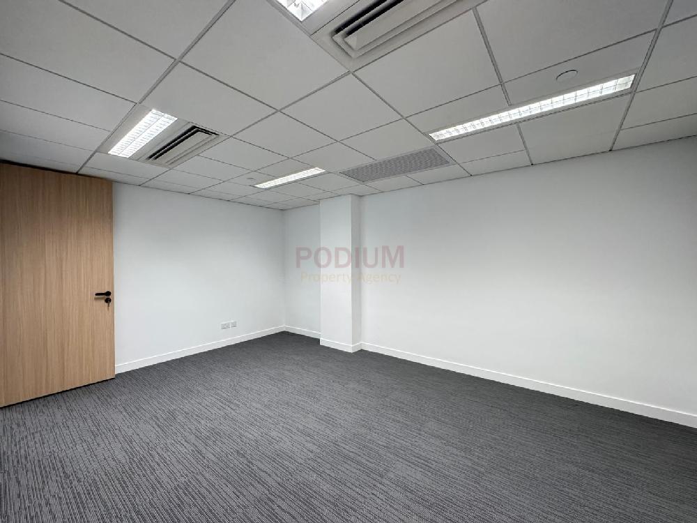 上環南豐大廈                                                     Nan Fung Tower                                               Sheung Wan