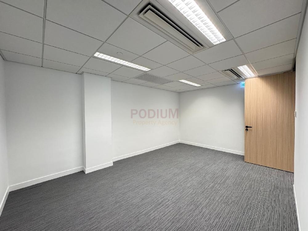 上環南豐大廈                                                     Nan Fung Tower                                               Sheung Wan