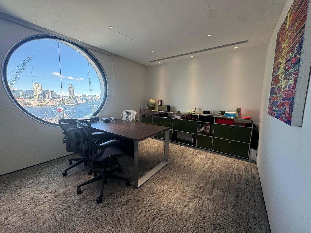 中環怡和大廈                                                     Jardine House                                                Central