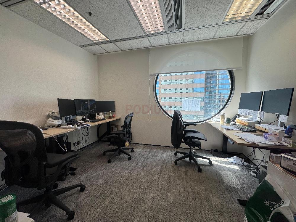 中環怡和大廈                                                     Jardine House                                                Central