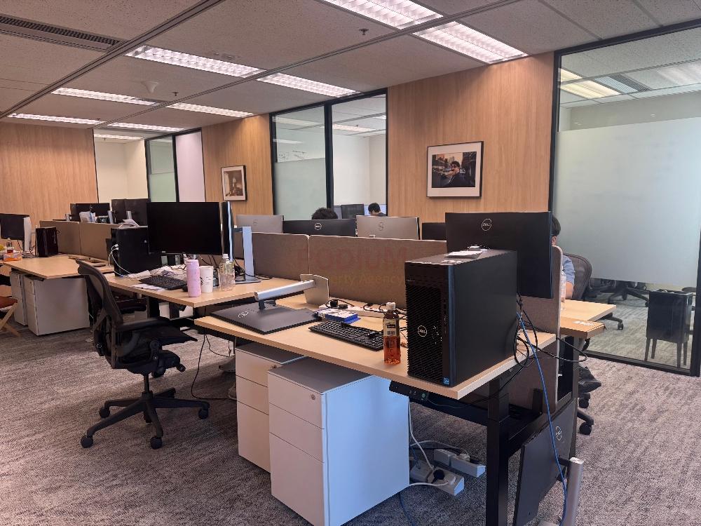 中環怡和大廈                                                     Jardine House                                                Central