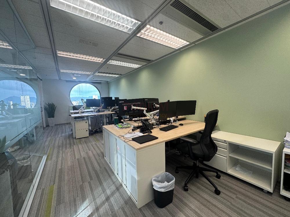 中環怡和大廈                                                     Jardine House                                                Central