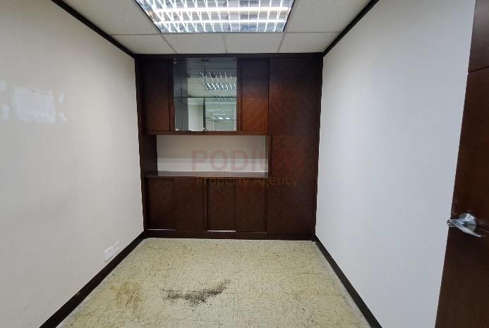 灣仔上海實業大廈                                                 Shanghai Industrial Investment Building                      Wan Chai