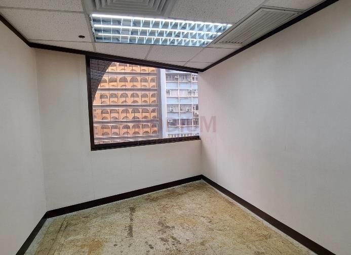 灣仔上海實業大廈                                                 Shanghai Industrial Investment Building                      Wan Chai