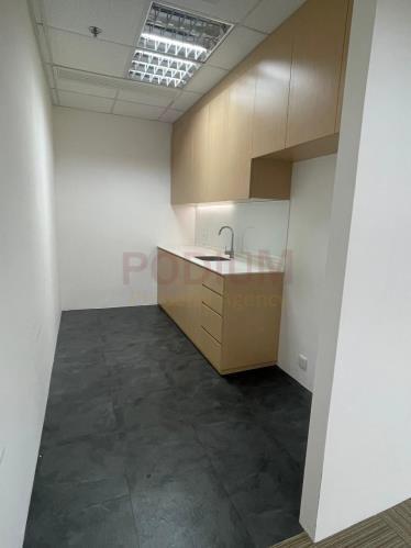 中環中央廣場                                                     The Centrium                                                 Central