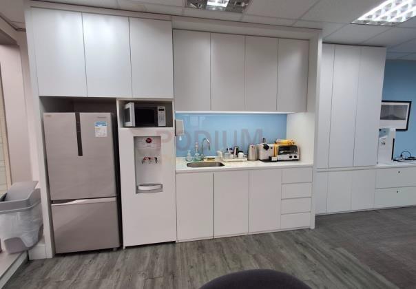 中環中央廣場                                                     The Centrium                                                 Central