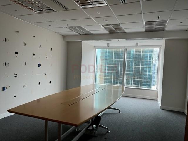 灣仔中環廣場                                                     Central Plaza                                                Wan Chai