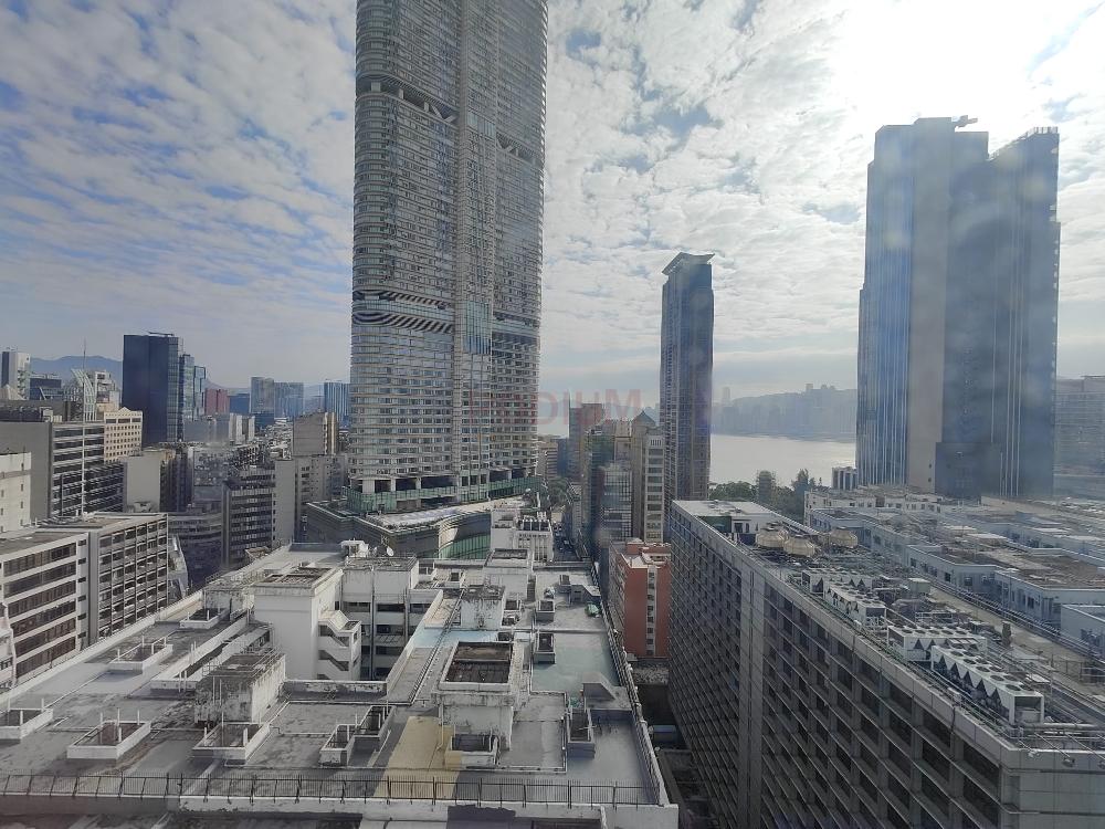 尖沙咀國際廣場                                                     iSquare                                                      Tsim Sha Tsui