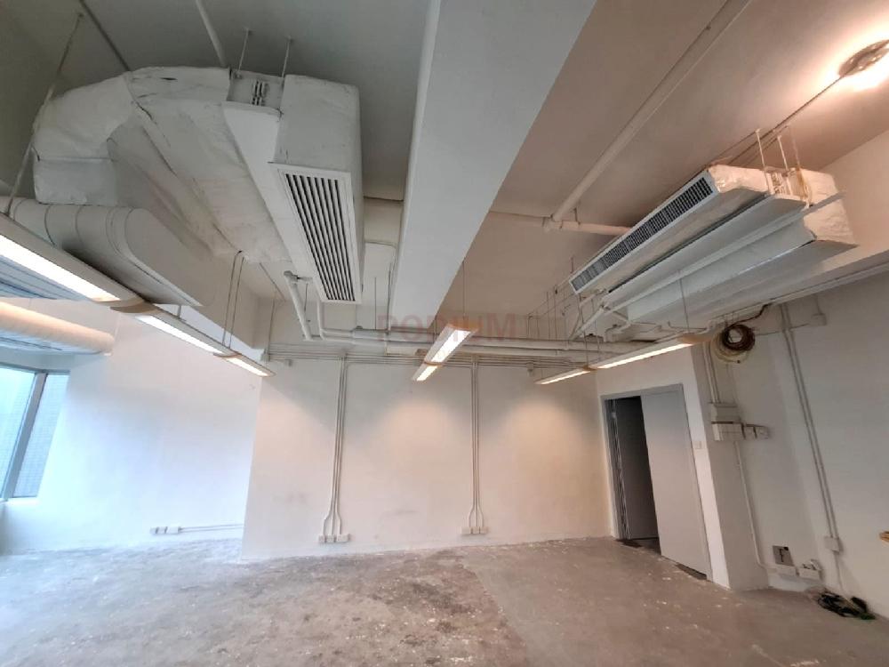 黃竹坑甄沾記大廈                                                   Yan's Tower                                                  Wong Chuk Hang