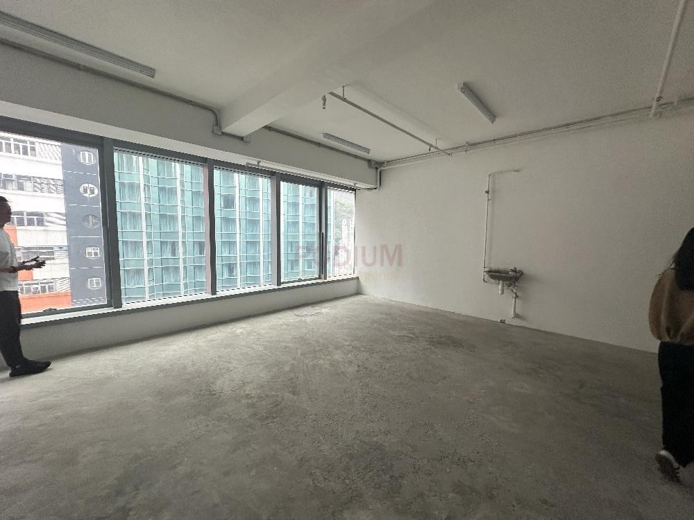 M Place Wong Chuk Hang - Office Interior 1.jpeg                                                                              