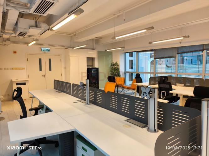 Somptueux Central                                            Central - Office Interior 1.jpg                                                                               