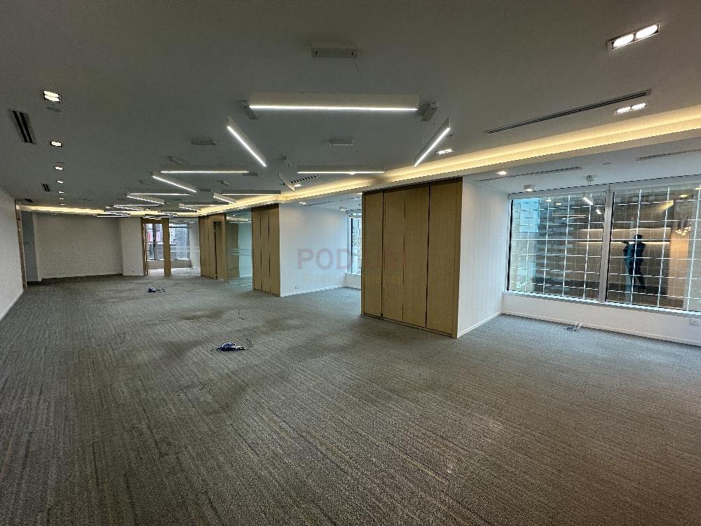 灣仔中環廣場                                                     Central Plaza                                                Wan Chai