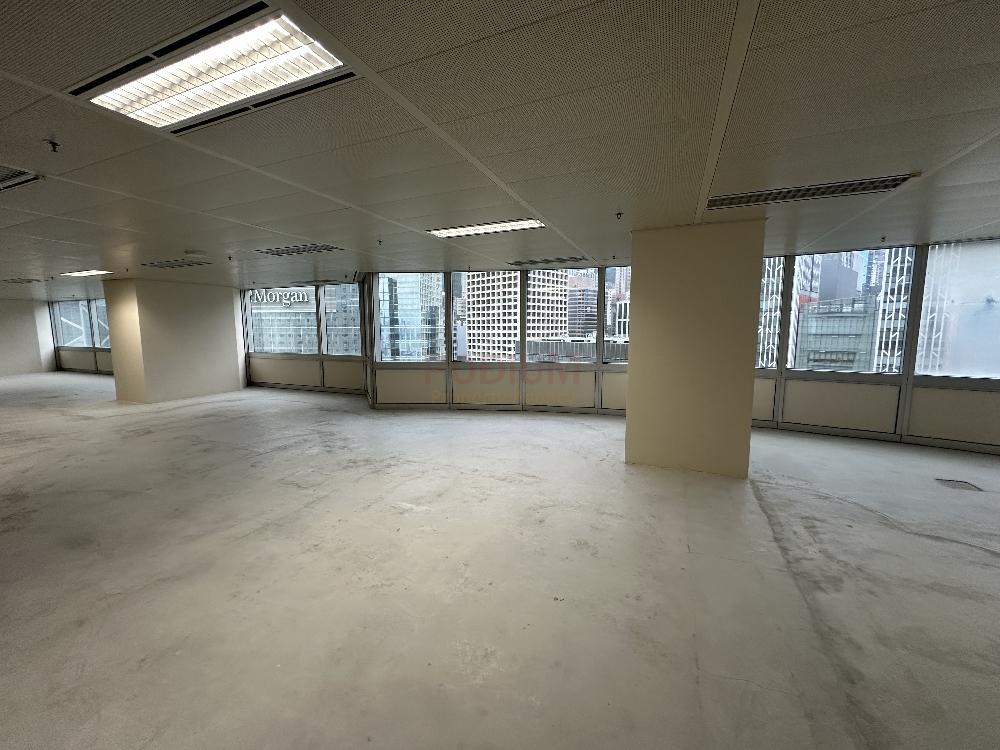 One Exchange Square Central - Office Interior 1.jpeg                                                                              