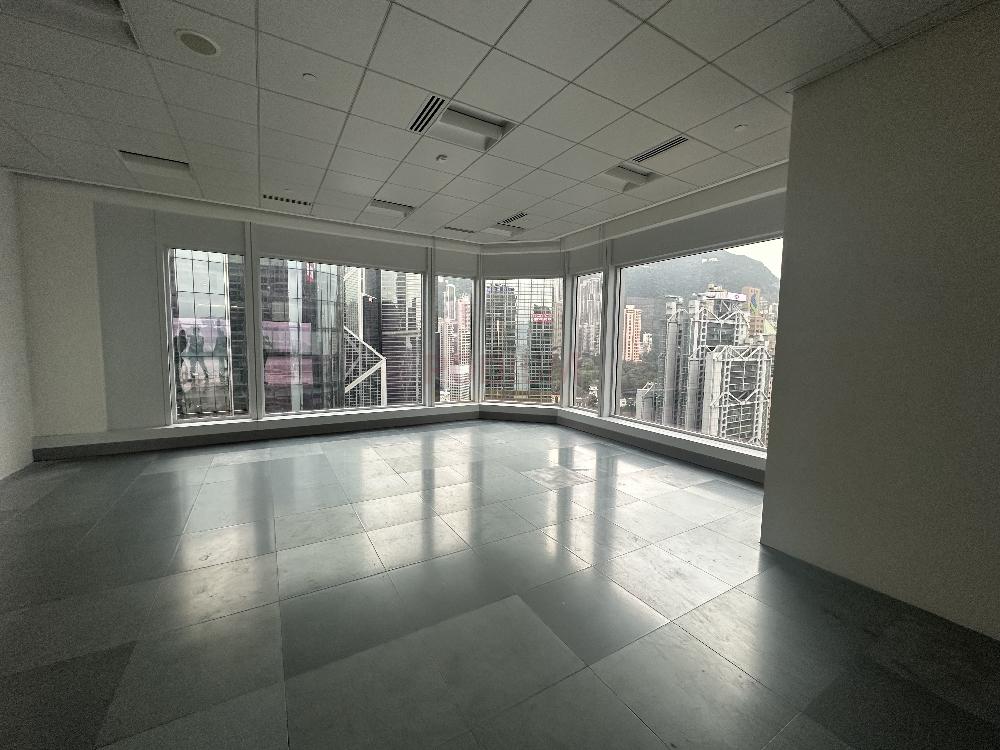 Cheung Kong Center II Central - Office Interior 1.jpeg                                                                              