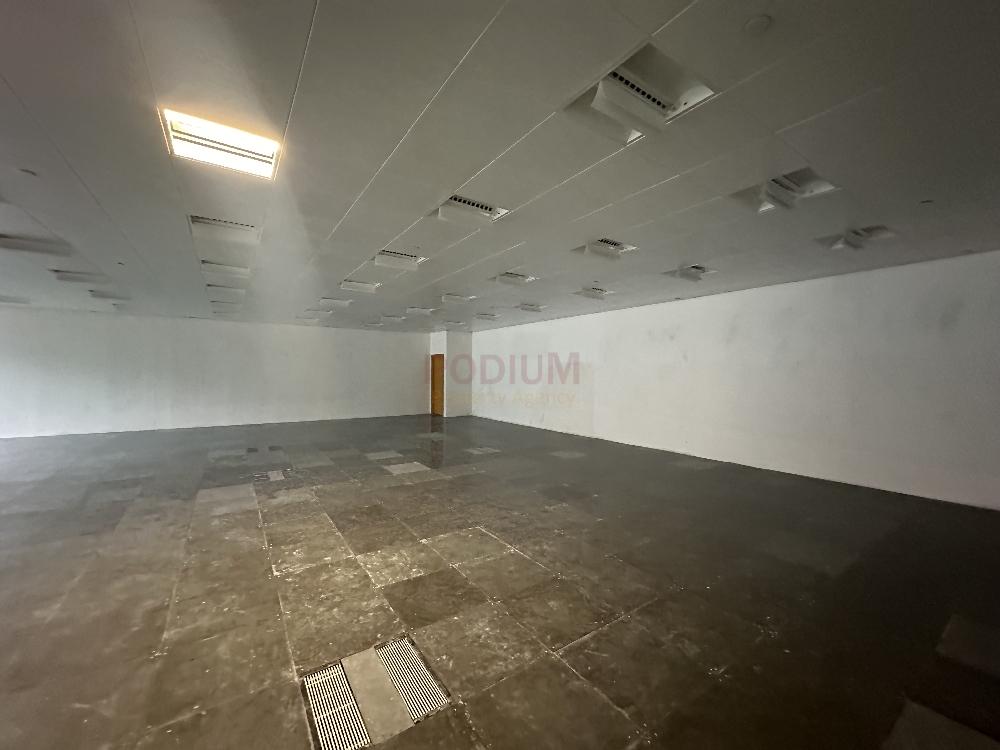 Cheung Kong Center                                           Central - Office Interior 1.jpeg                                                                              