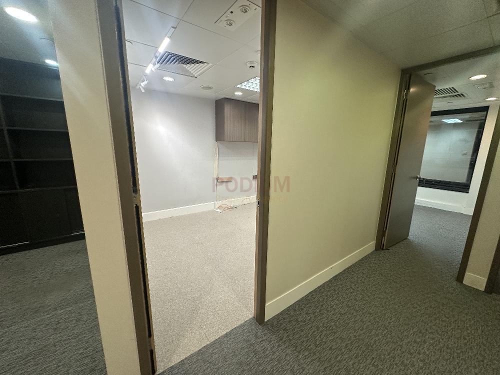 Ruttonjee Centre - Dina House  Central - Office Interior 1.jpeg                                                                              