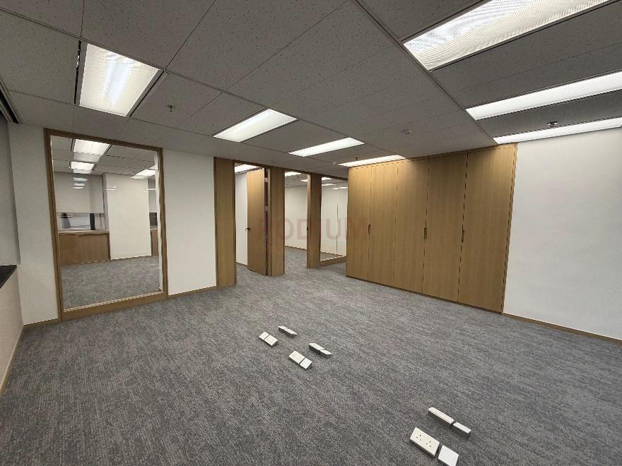 中環律敦治中心 - 帝納大廈 Ruttonjee Centre - Dina House  Central