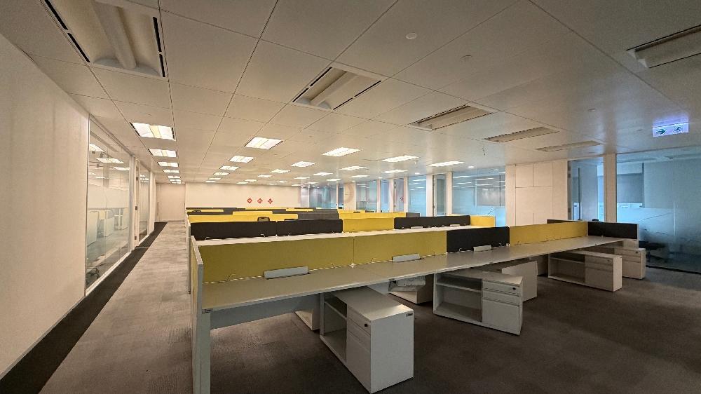 Lee Garden Three Causeway Bay - Office Interior 1.jpg                                                                               