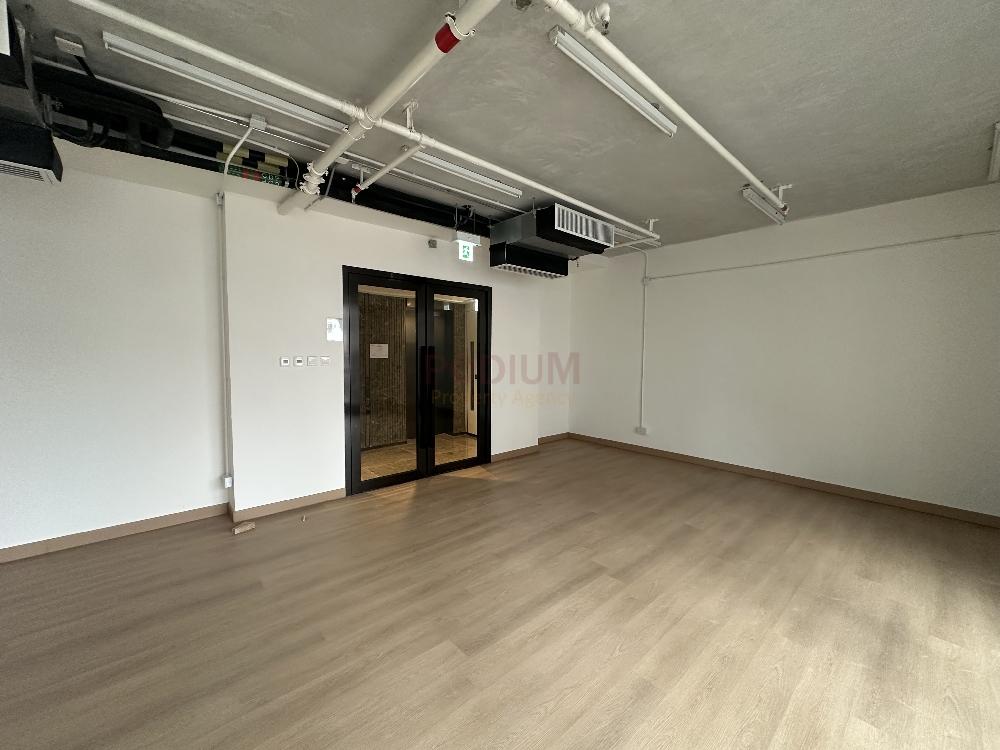 FLK Tower Wan Chai - Office Interior 1.jpeg                                                                              