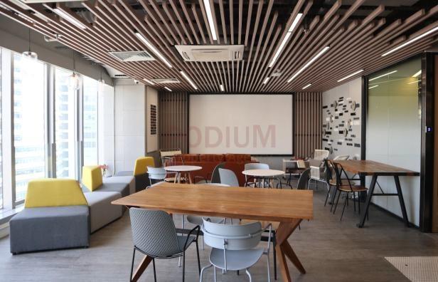 9 Chong Yip Street                                           Kwun Tong - Office Interior 1.jpg                                                                               