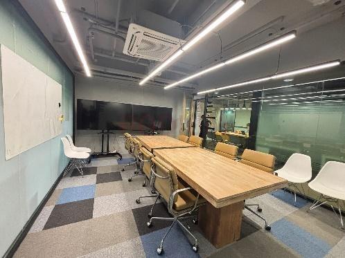 觀塘創業街9號                                                    9 Chong Yip Street                                           Kwun Tong