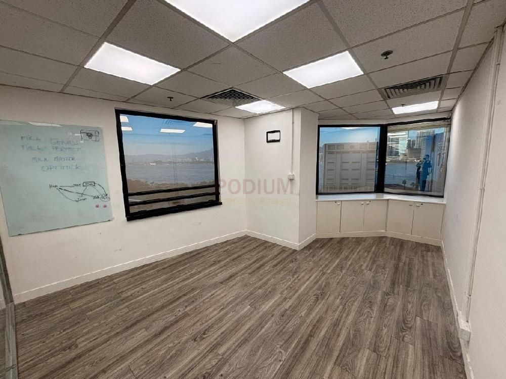 Shun Kwong Commercial Building Sheung Wan - Office Interior 1.jpg                                                                               
