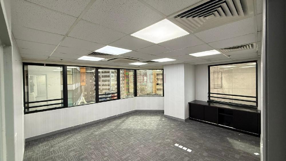 Shun Kwong Commercial Building Sheung Wan - Office Interior 1.jpg                                                                               