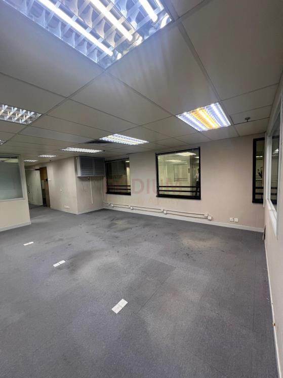 Shun Kwong Commercial Building Sheung Wan - Office Interior 1.jpg                                                                               