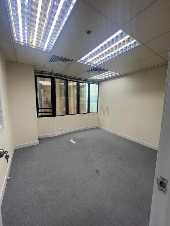 上環信光商業大廈                                                 Shun Kwong Commercial Building Sheung Wan