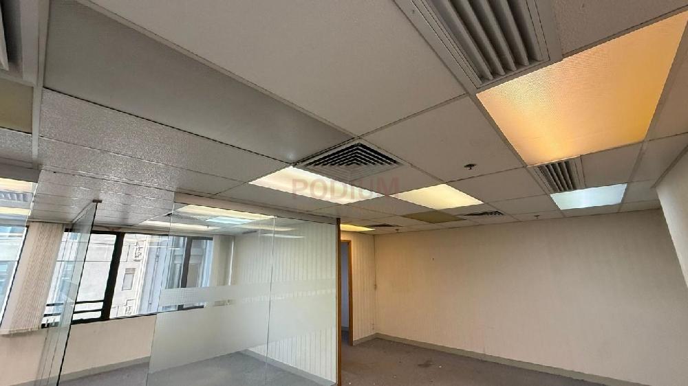 Shun Kwong Commercial Building Sheung Wan - Office Interior 1.jpg                                                                               